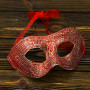 Венецианская маска со стразами (красная)