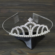 Діадема зі стразами металева 13837