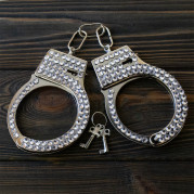 Наручники игровые Shine со стразами на блистере