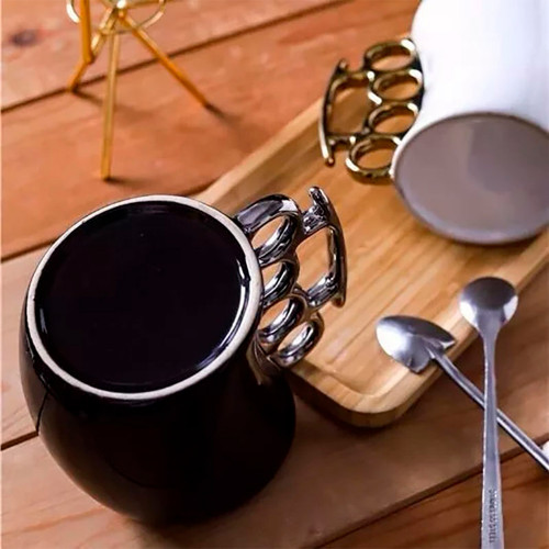 Чашка з кастетом випукла (біла з золотим)