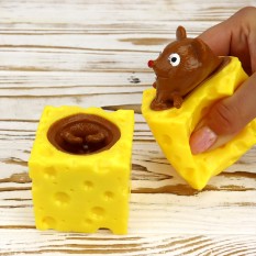 Игрушка антистресс Фуфлик Мышка из сыра (коричневая)