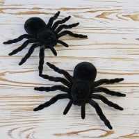 Паук декоративный Тарантул флок 10см (уп. 2 шт)